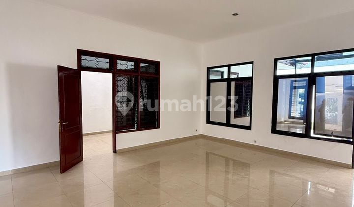 1-Story House for Rent, Kedung Baruk, Good Location, Strategic, Ready to Occupy, Surabaya