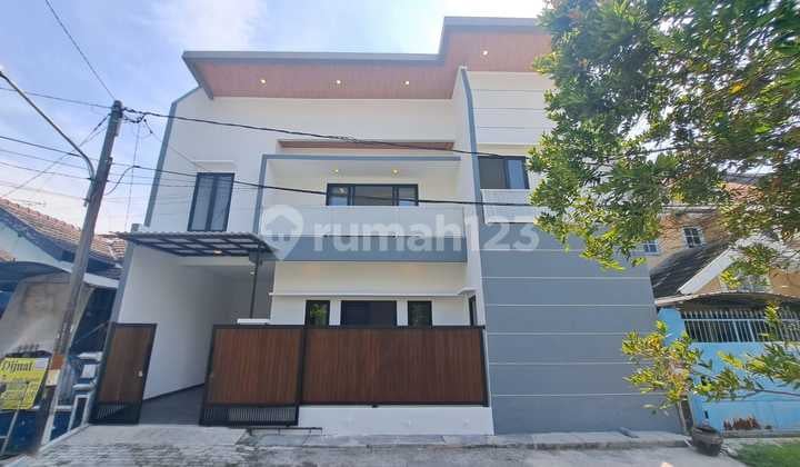 Jual Rumah Baru Gress Babatan Pantai 2 Lantai Strategis Siap Huni
