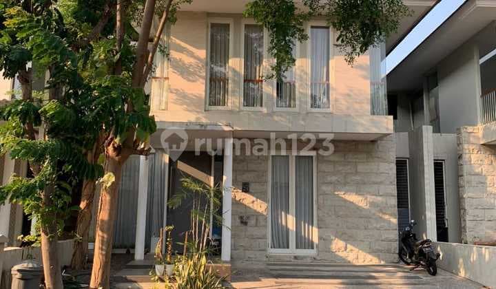 Sewa Rumah Greenlake Citraland 2 Lantai Terawat Siap Huni Sby