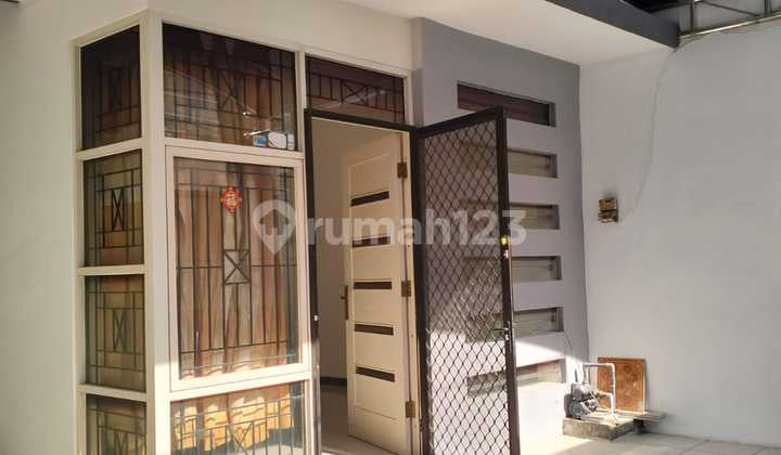 Jual Rumah 2 Lantai Lebak Indah Town House Siap Huni Nyaman Asri