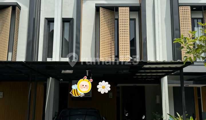 Rumah 3 Lantai Semi Furnished di Dalam Cluster Jgc, Cakung Jakarta Timur