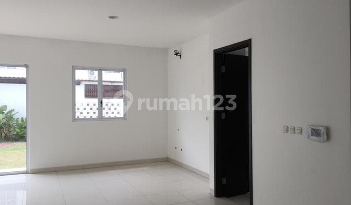 Di Sewa Segera Huni! Rumah Strategis di Palm Spring JGC Jakarta Timur