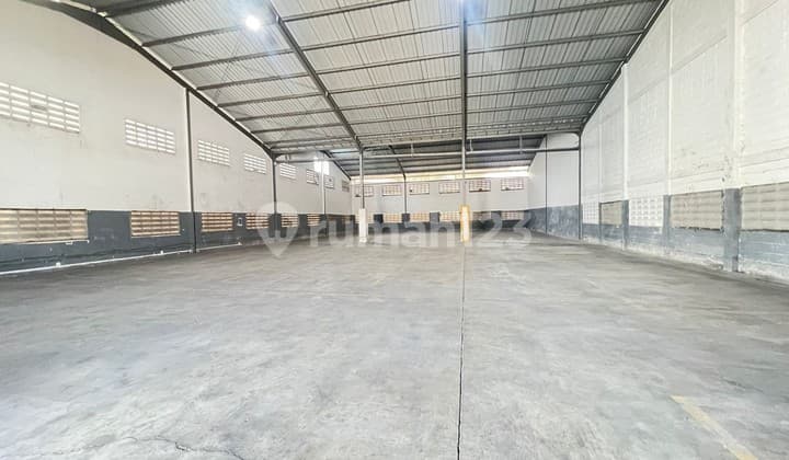 Disewakan Gudang Bersih Terawat & Siap Pakai di Sidoarjo Strategis