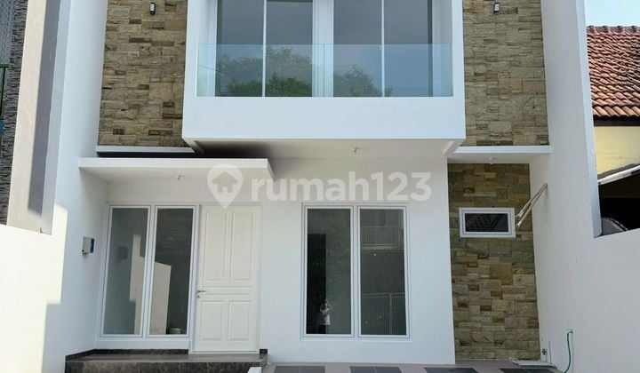 Rumah 2 Lantai Baru Gress, Modern Minimalis, Luas dan Siap Huni Citraland