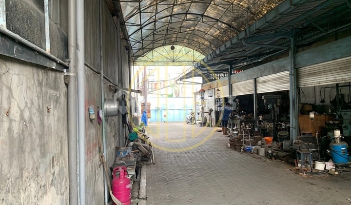 Buc Murah !! Jual Cepat Pabrik Jalan Raya Mastrip Dekat 2 Gerbang Tol Cocok untuk Gudang