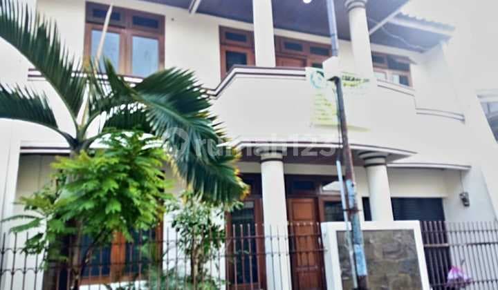 Rumah Mewah 2 Lantai Dekat Pondok Gede/ Lubang Buaya/ Jatiwaringin