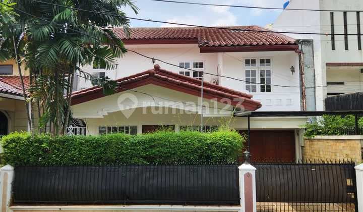 Disewa Rumah Terawat dan Nyaman di Lokasi Strategis di Daerah Pondok Indah Furnished