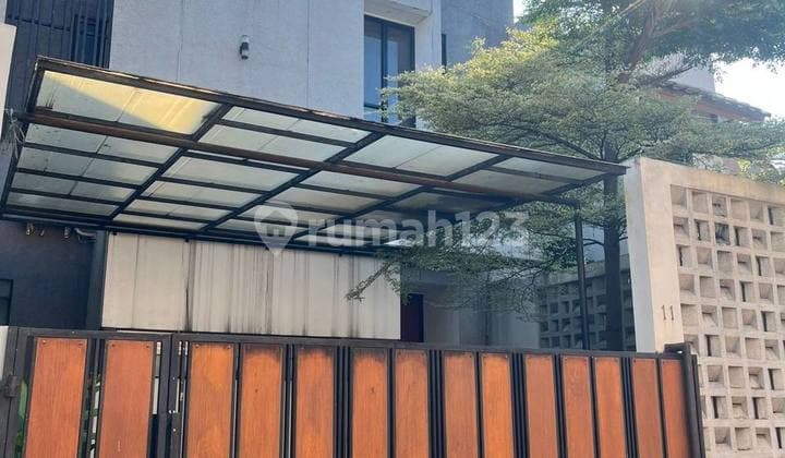 DISEWAKAN RUMAH 2 LANTAI 3 KAMAR TANAH 136 DI JATIBENING ESTATE (sr)