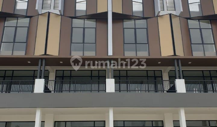 Disewakan Ruko 3 Lantai Summarecon Crown Gading – 125 Jt/tahun Nego (sm)