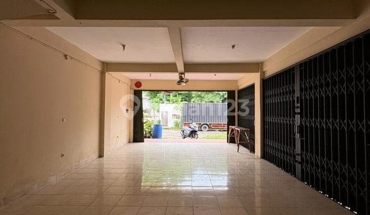 Newly Renovated Shop House with Hook Position in Villa Taman Bandara, Tangerang
