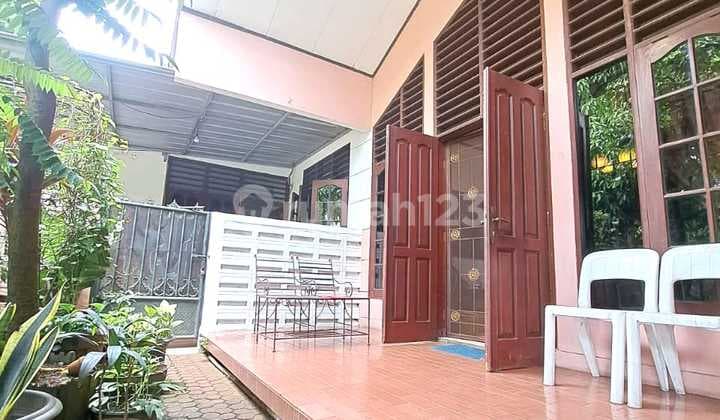 Rumah Plus Paviliun di Cinere Batas Jaksel