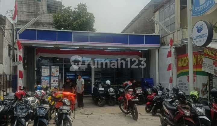 House in front of Pakuwon Tower, Casablanca City, Pakuwon Tower