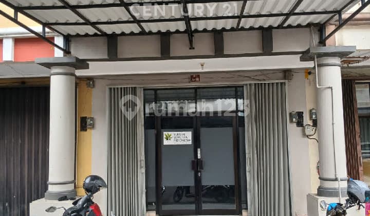 Ruko Roxi 3 Lantai Sudah Renovasi Siap Pakai di Lippo Cikarang