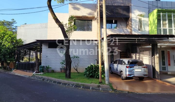 Rumah Luxury Furnished di Cluster Taman Simpruk Lippo Cikarang