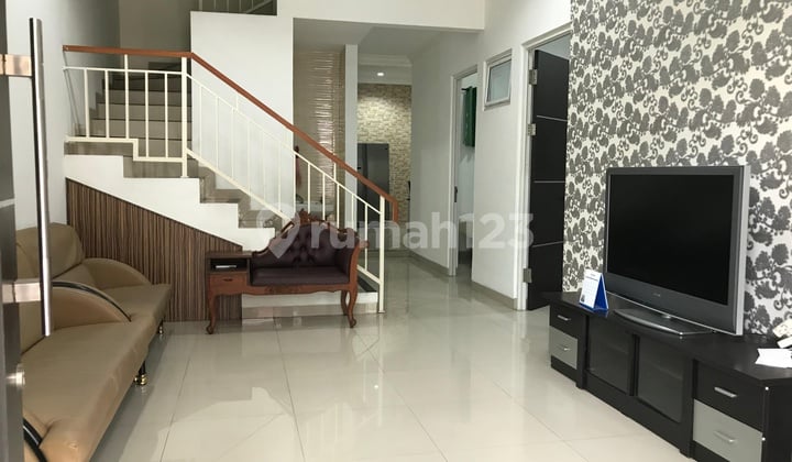 Rumah Bagus Furnished Di Meadow Green Lippo Cikarang, Cikarang