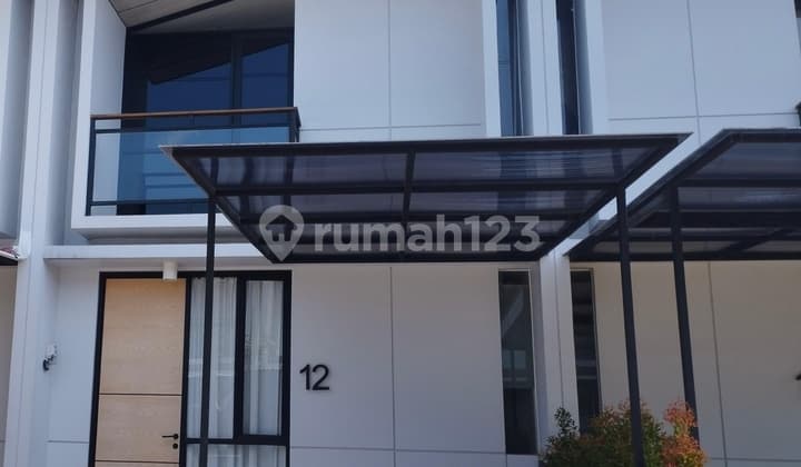 Rumah Baru 2 Lantai Siap Huni Di Cluster Uptown Lippo Cikarang