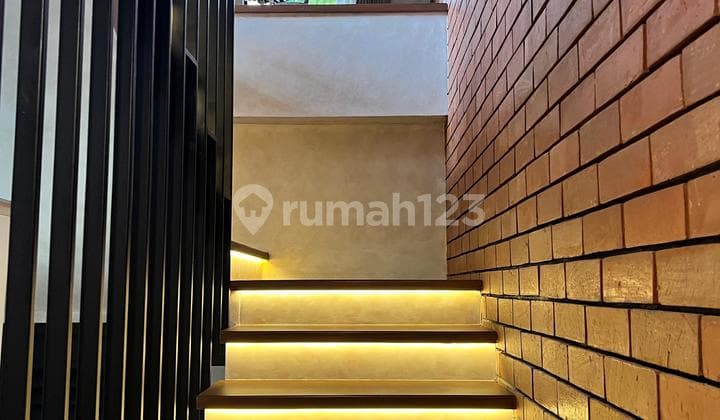 Luxury House, equipped with an Elevator, Prime Location in Kebayoran Baru