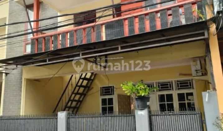 Rumah Bagus 2 Lantai Jalan Mandala Tomang