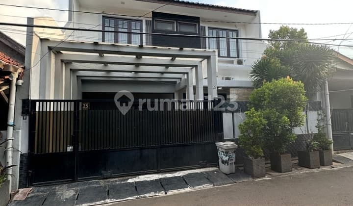 Rumah Bagus 2lt Gandaria Utara Jakarta Selatan