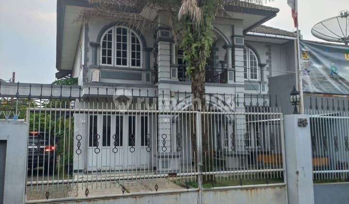 Rumah Mewah ,asri Muat 12 Mobil Jakarta Barat