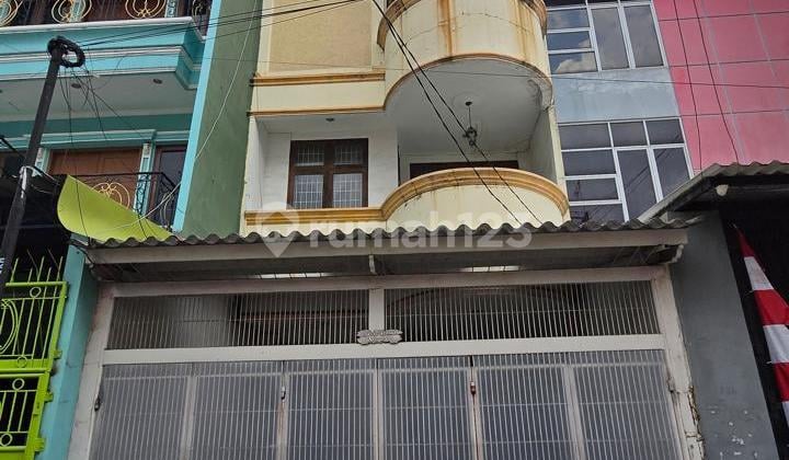 4-STORY HOUSE IN PENGUKIRAN, WEST JAKARTA, SIZE 6X20