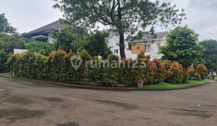Strategic Hook Plot Ready to Build in Tourist City