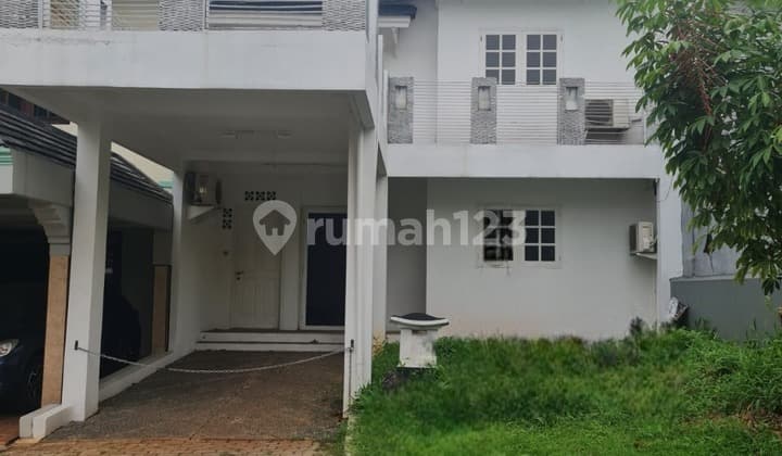 Rumah Bagus 2 Lantai Rapi Dekat Exit Toll di Kota Wisata