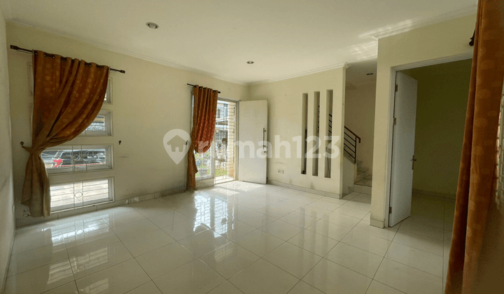 Rumah 2 Lantai Strategis di Cluster Depan Legenda Wisata