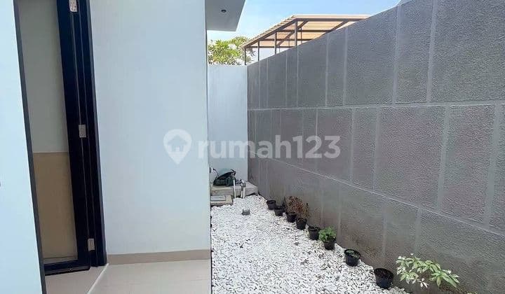 Rumah 2 Lantai Scandinavian Dekat Tol Jelupang Bsd