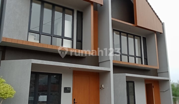 Rumah Baru 2 Lantai Full Furnished Area Mall Dan Perkantoran Bsd