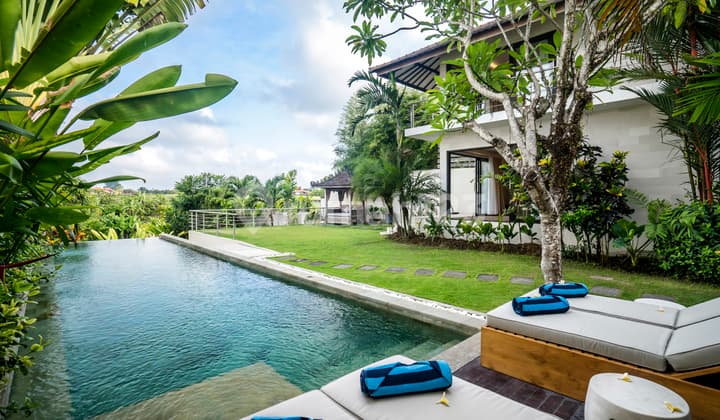 Villa Super Mewah SHM Menghadap Gunung