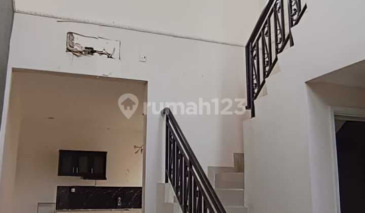 Rumah 2 Lantai di Cakung SHM, Jual Cepat
