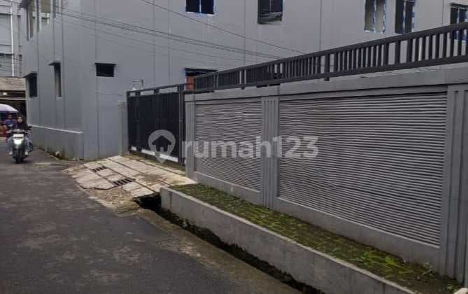 Lahan Hadap Timur di Pondok Bambu Jakarta Timur, Akses 2 Mobil Bebas Sjm!