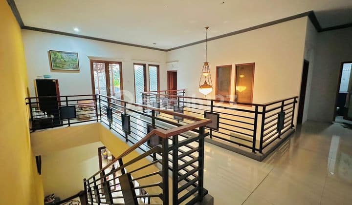 Elegant Design, Prestigious Location - Temukan Rumah Impianmu!"