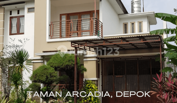 Luxury House Position on Boulevard Access to LRT Taman Arcadia, Depok - SHM