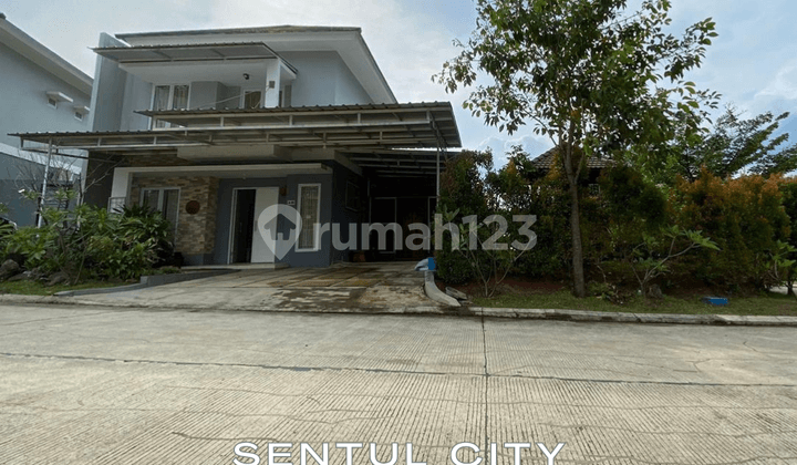 Rumah Asri 2 Lantai Posisi Hook & Halaman Luas di Sentul City