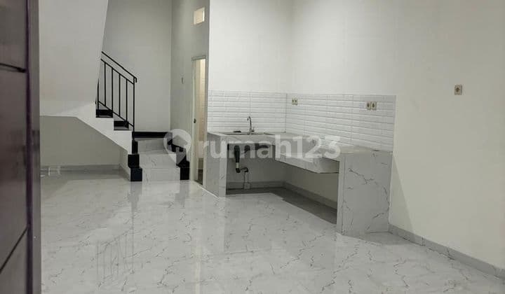 KONDISI SUPER BAGUS! RUMAH DI KAVLING POLRI JELAMBAR