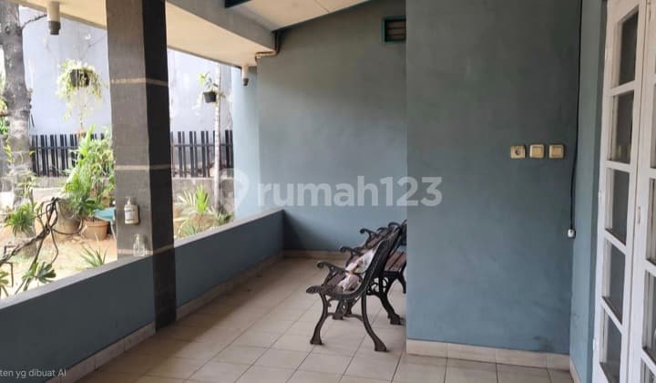 Diiual Rumah Strateais Di Jalan Peniernihan, Tanah Abang Jakarta Barat