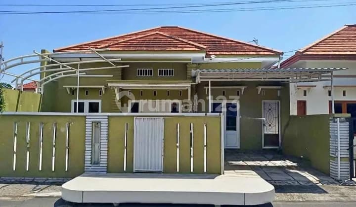 Strategic & Ready-to-Use House in Sumber Solo