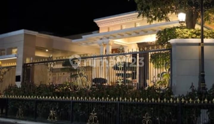 Rumah Mewah Full Furnished Solo Baru