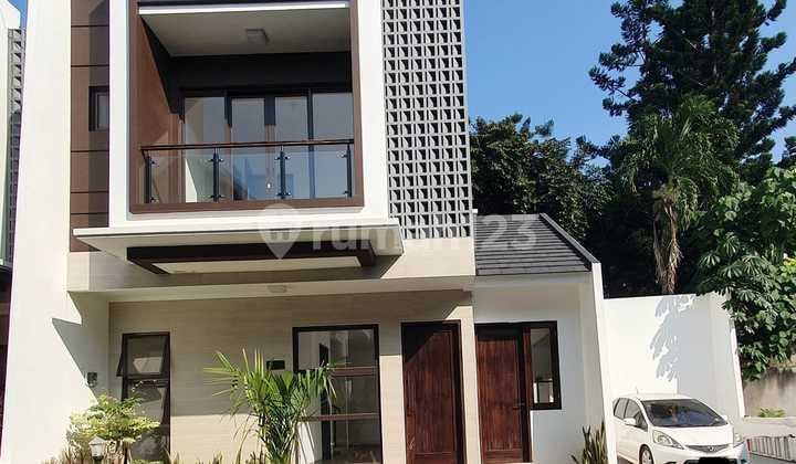 Rumah Baru, Posisi Hook Siap Huni di Cluster Dekat Stasiun LRT Harjamukti & Tol Cibubur