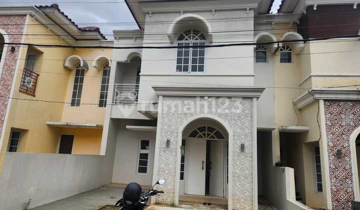 Dijual Rumah Siap Huni Selangkah ke Stasiun LRT Harjamukti Cibubur