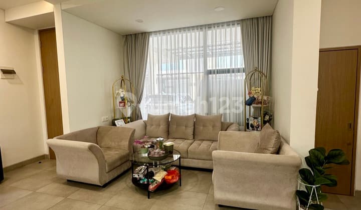 Dijual Rumah Full Furnished 3 Lantai Tanakayu Bsd