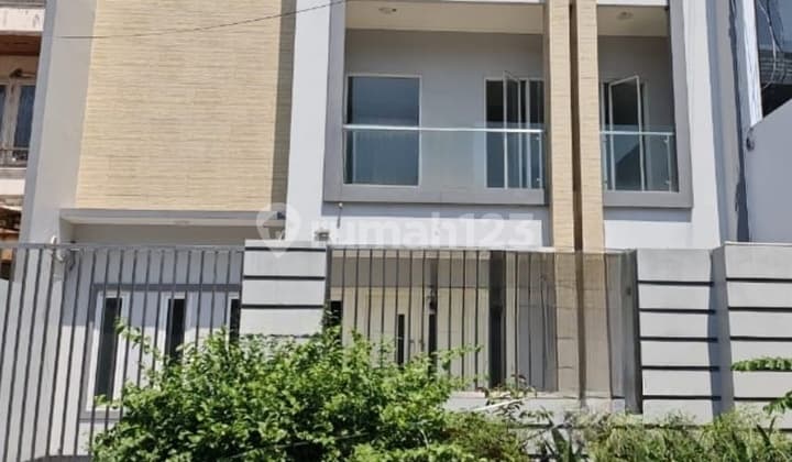 Rumah Minimalis Rooftop Taman Surya 5 Pegadungan Kalideres Jakarta Barat