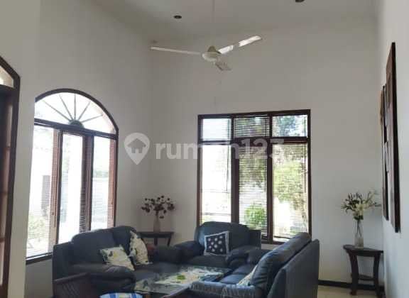 Rumah Klasik Eropa Furnished SHM Glagah, Banyuwangi