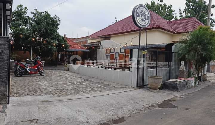 Strategic Coffee Stall for Sale - Ready for Business in the Center of Banyuwangi City