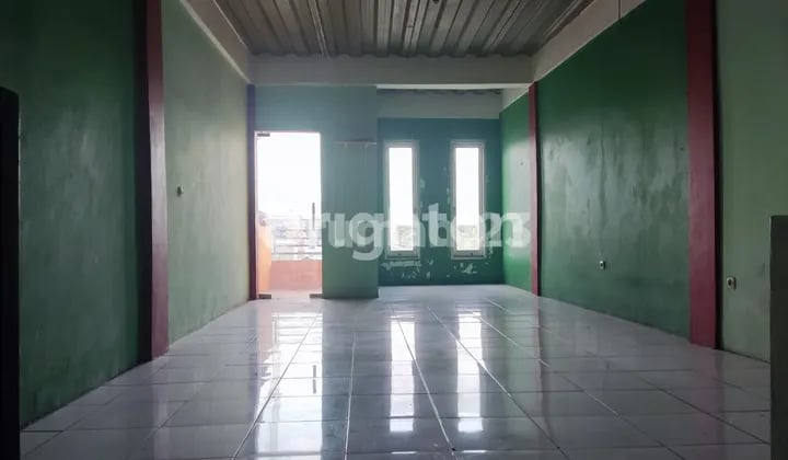 Ruko yang Sangat Strategis di Pinggir Jalan