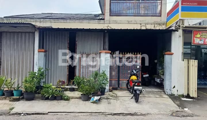 Rumah Cocok untuk Tempat Tinggal dan Usaha Ataupun Kantor, Lokasi Sangat Strategis Nempel Indomaret dan Pasar