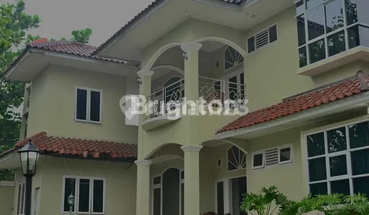 Rumah Mewah Besar Dikota Depok