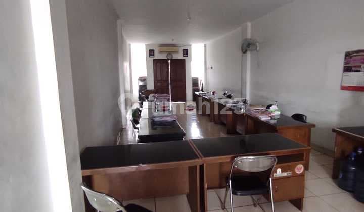 Ruko 4 Lantai Jl. Pemuda, Rawamangun Minim Renovasi